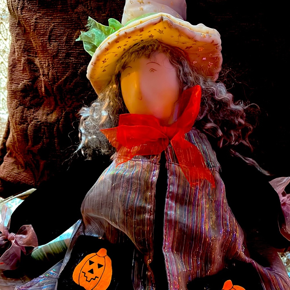 CUTE HALLOWEEN WITCH 🧙‍♀️